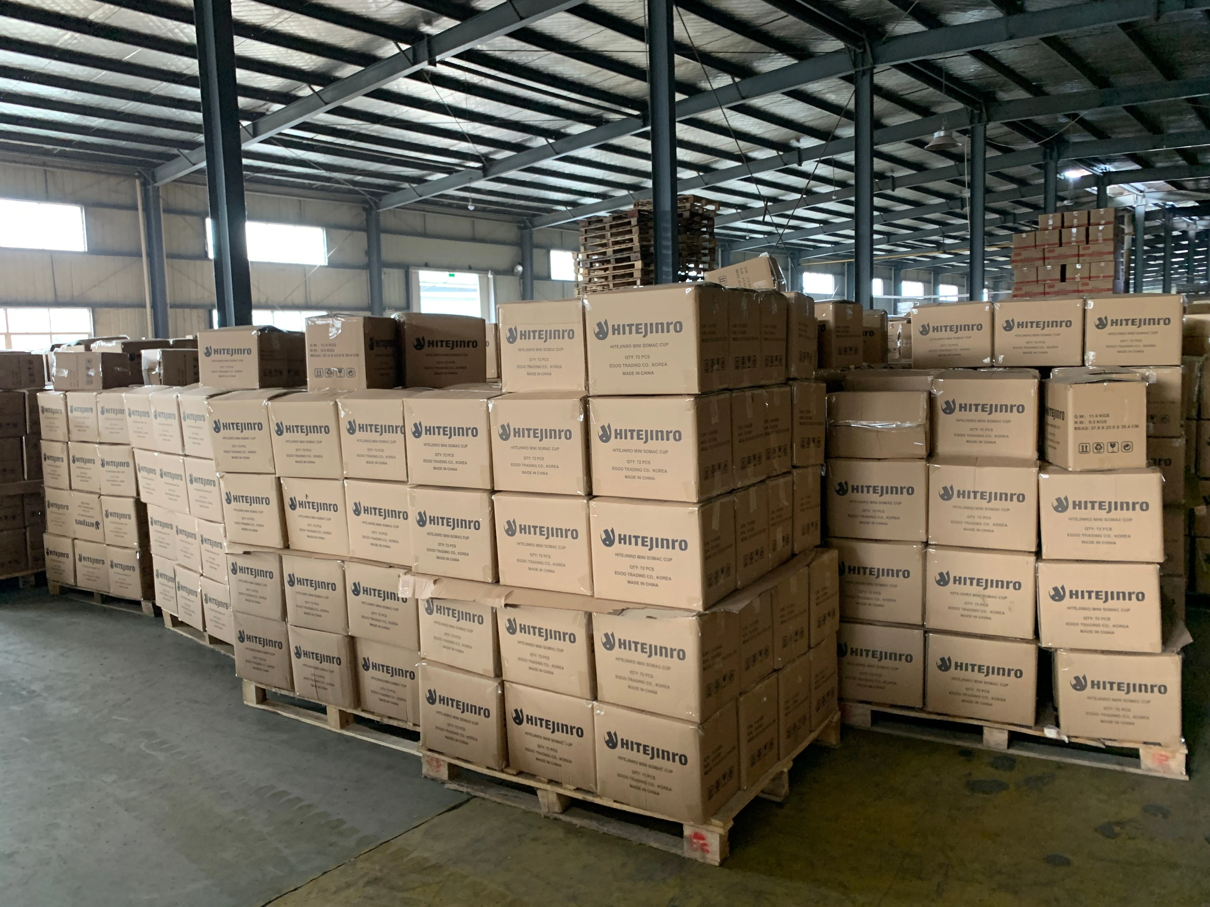 Export palletized master cartons in Wuhan warehouse