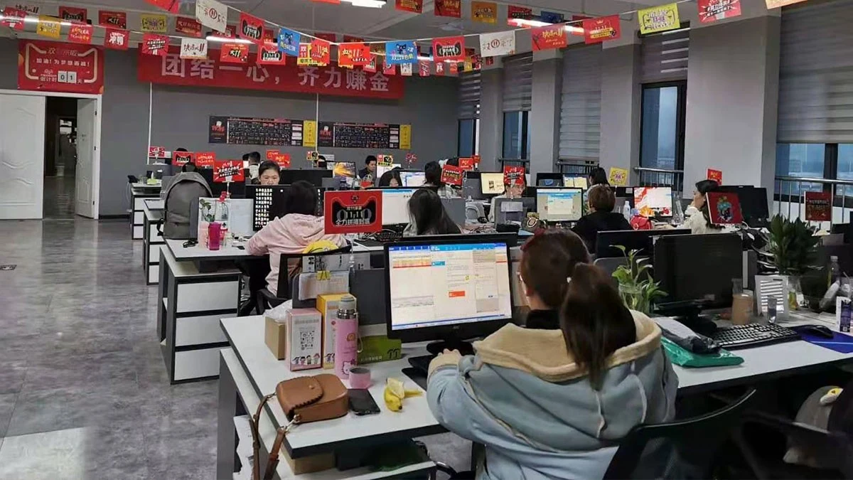 Jingyue Glass office team - Commercial Grade Lead-Free Glassware Wholesale Factory