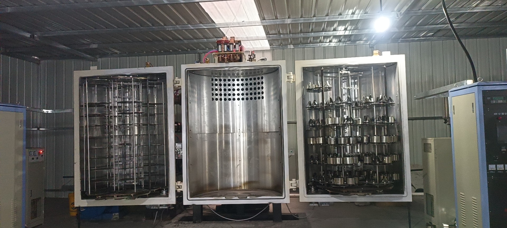 Vacuum ion plating and electroplating processing chamber
